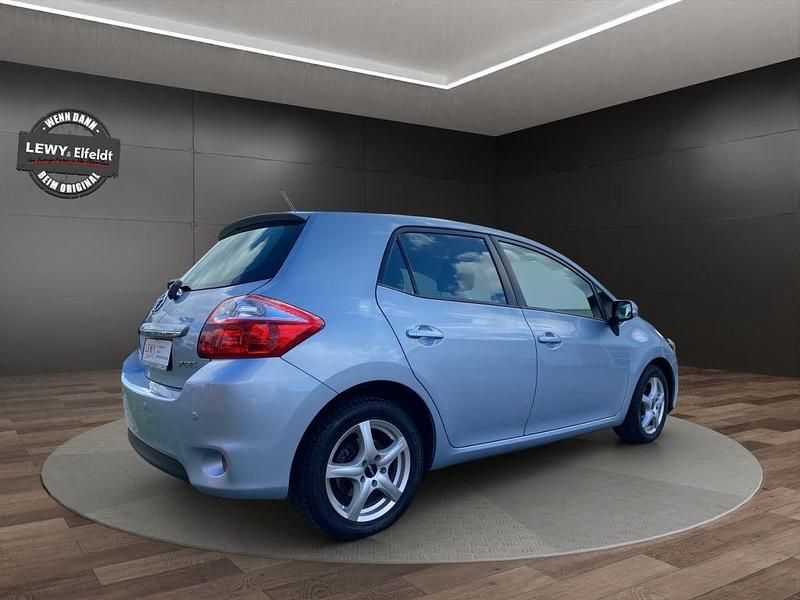 Gebraucht Toyota Auris Edition 99 PS (72 kW) 2012 Blau Limousine