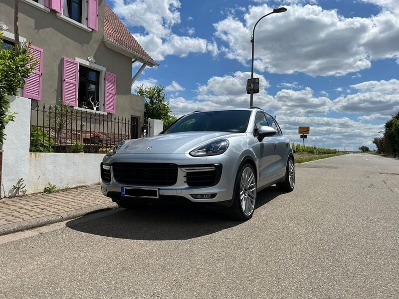 Silber Gebraucht 2014 Porsche Cayenne Turbo SUV | 37.990 € (Guter Preis) - Bild 1/4