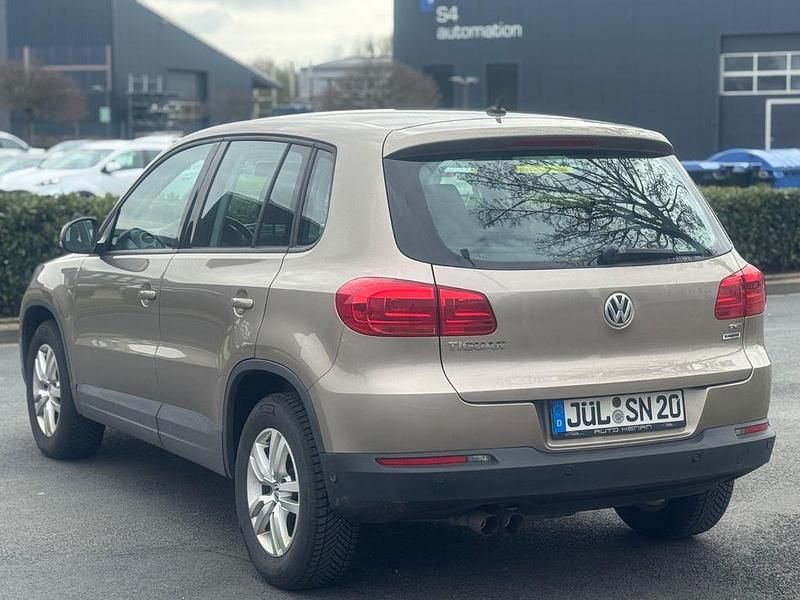 Gebraucht VW Tiguan Trendline 122 PS (89 kW) 2015 Beige SUV