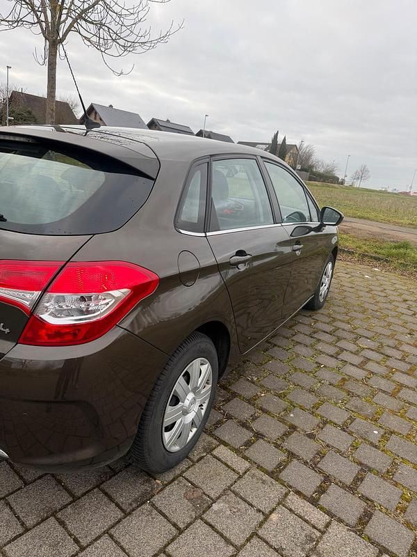 Gebraucht Citroën C4 120 PS (88 kW) 2014 Braun Kleinwagen