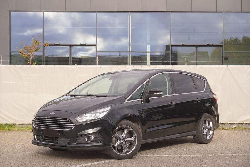 Schwarz Gebraucht 2017 Ford S-MAX Titanium Van / Kleinbus | 9.500 € (Guter Preis) - Bild 1/4