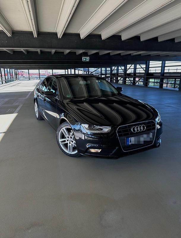Gebraucht Audi A4 170 PS (125 kW) 2012 Schwarz Limousine