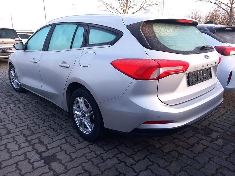 Gebraucht Ford Focus Cool & Connect 120 PS (88 kW) 2019 Polarsilber metallic
