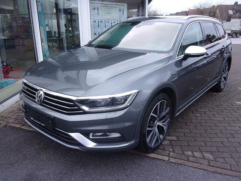 Grau Gebraucht 2017 VW Passat Alltrack Kombi | 21.900 € (Fairer Preis) - Bild 1/4