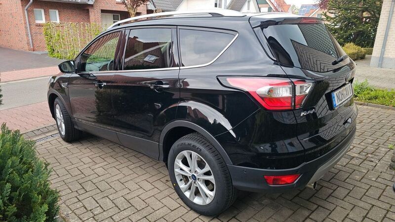 Schwarz Gebraucht 2019 Ford Kuga Titanium SUV | 12.950 € - Bild 1/4