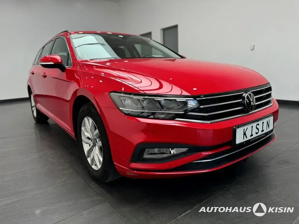 Gebraucht VW Passat Business 122 PS (89 kW) 2023 Rot Kombi