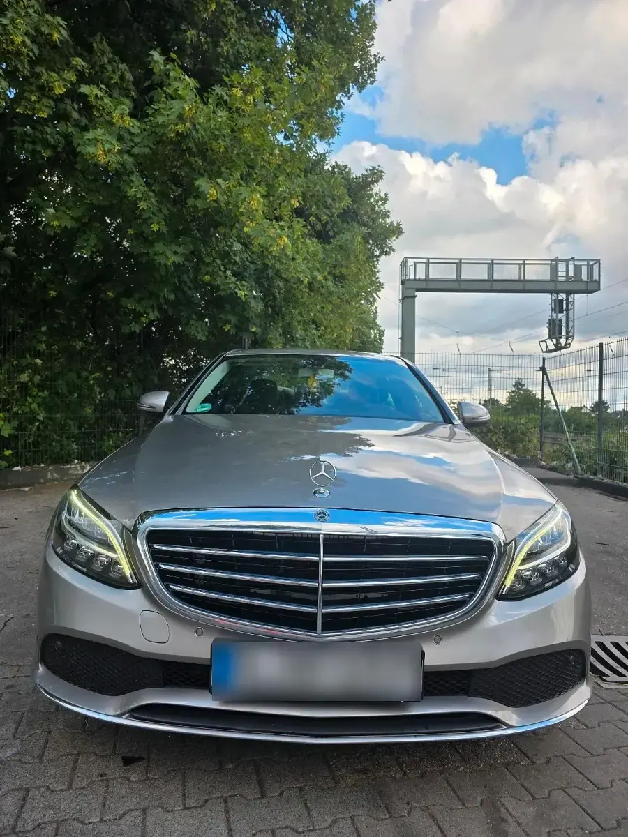 Gebraucht Mercedes C180 Luxury 156 PS (114 kW) 2018 Grau Limousine