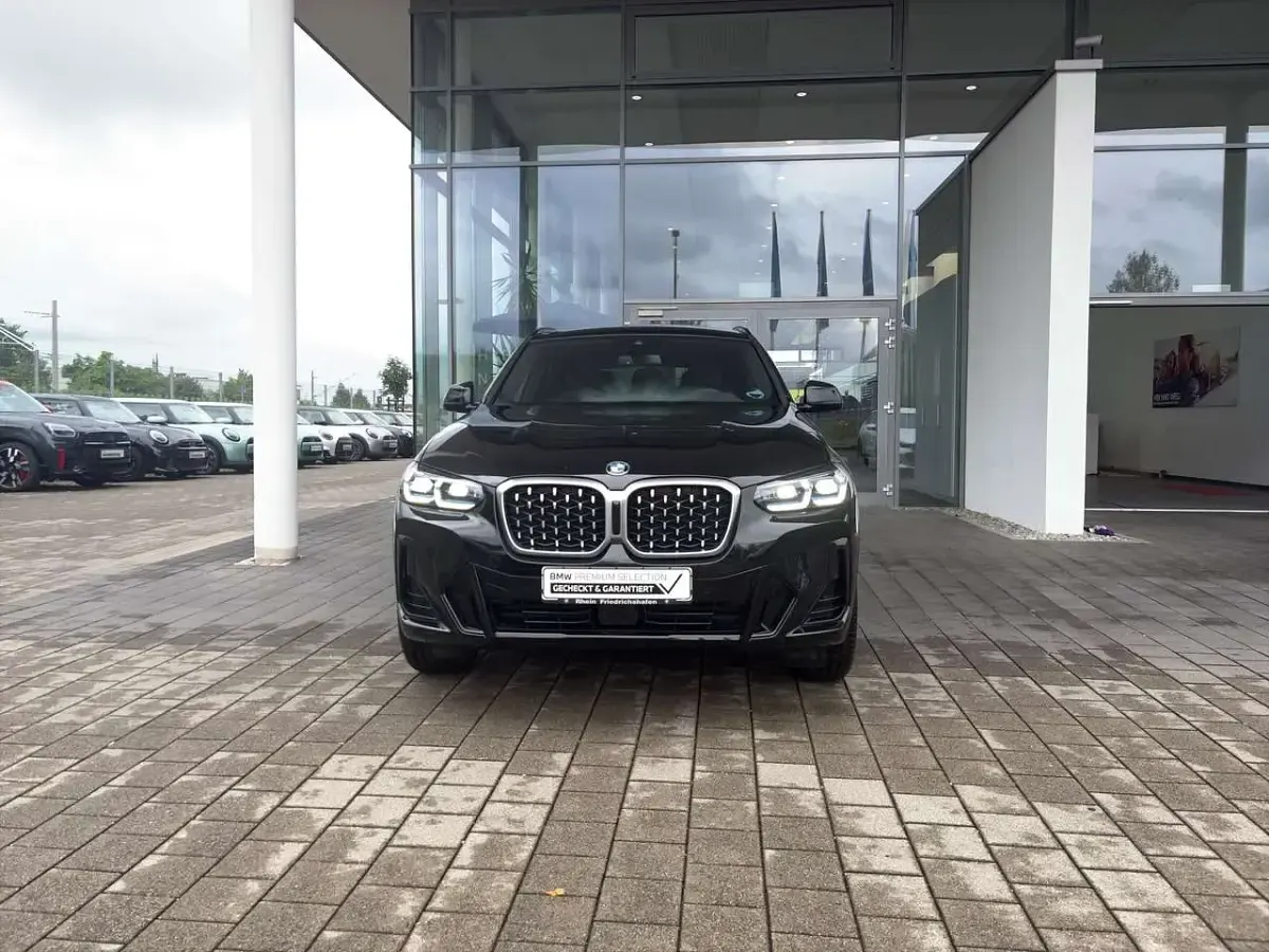 Gebraucht BMW X4 M Sport 245 PS (180 kW) 2025 Schwarz SUV