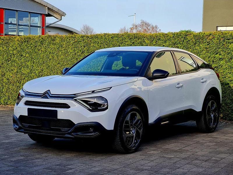 Gebraucht Citroën C4 Feel 131 PS (96 kW) 2023 Weiß SUV