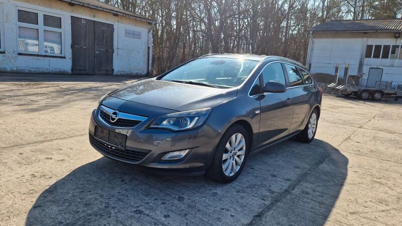 Grau Gebraucht 2011 Opel Astra Innovation Kombi | 4.200 € (Fairer Preis) - Bild 1/4