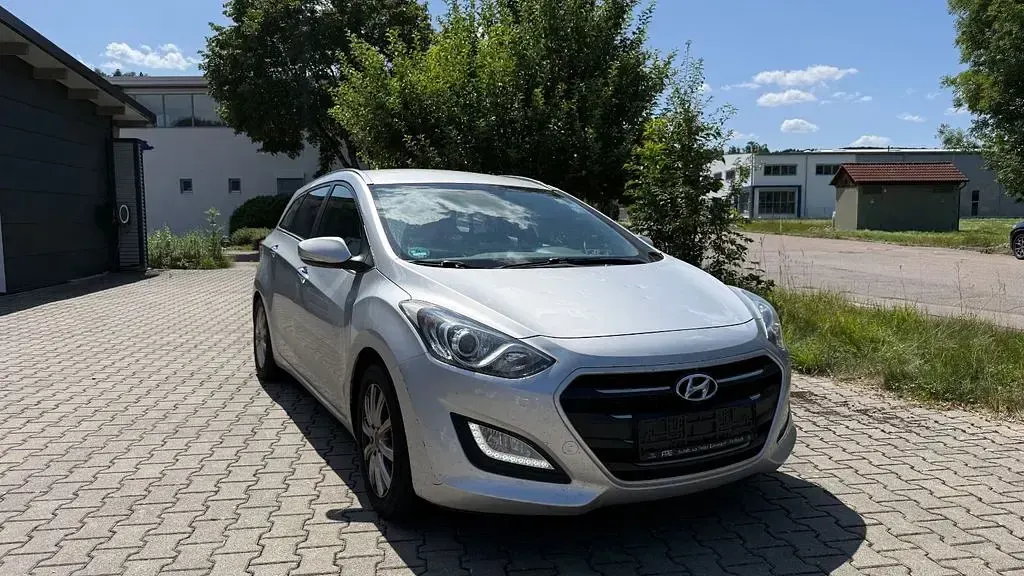 Gebraucht Hyundai i30 YES! 110 PS (80 kW) 2015 Silber Kombi