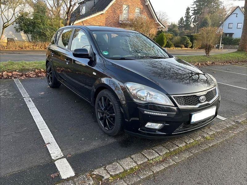 Schwarz Gebraucht 2012 Kia Ceed Kleinwagen | 3.900 € (Superpreis) - Bild 1/4