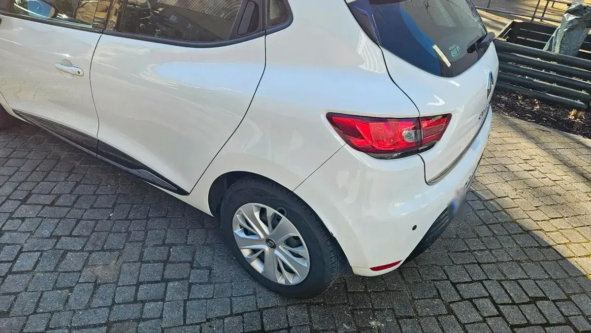 Gebraucht Renault Clio IV LIMITED 73 PS (53 kW) 2018 Weiß Limousine