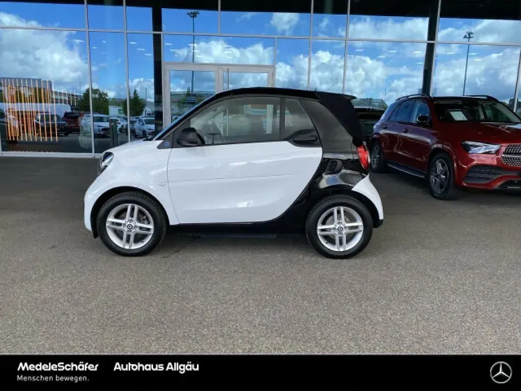 Gebraucht Smart ForTwo Electric Drive 60 kW (82 PS) 2021 Bodypanels in white Cabrio