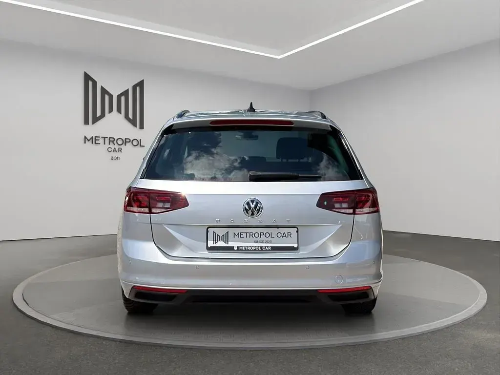 Gebraucht VW Passat 150 PS (110 kW) 2020 Silber Kombi