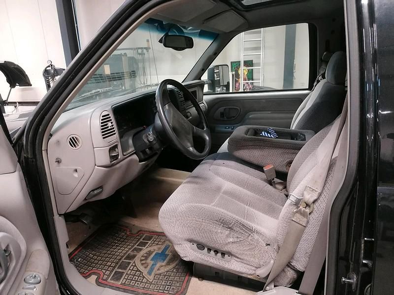 Gebraucht Chevrolet Silverado 300 PS (220 kW) 1998 Schwarz Limousine