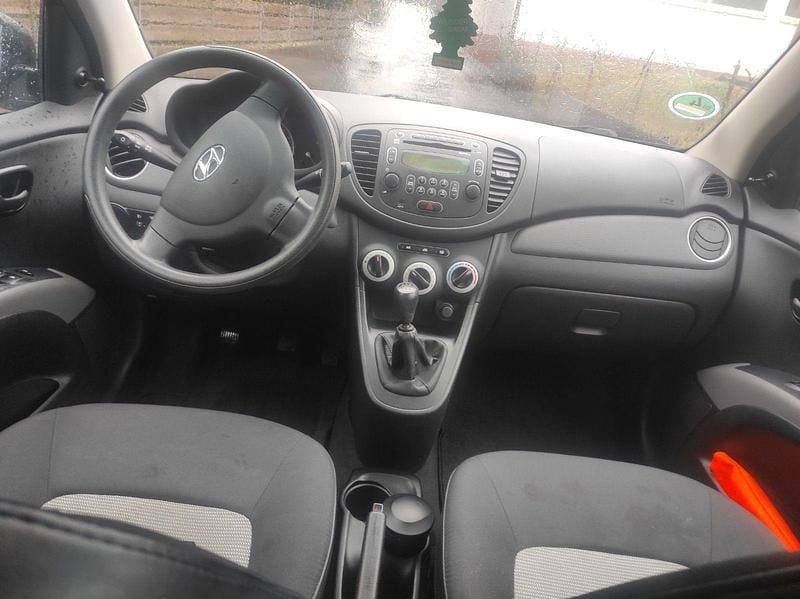 Gebraucht Hyundai i10 69 PS (50 kW) 2011 Schwarz Kleinwagen