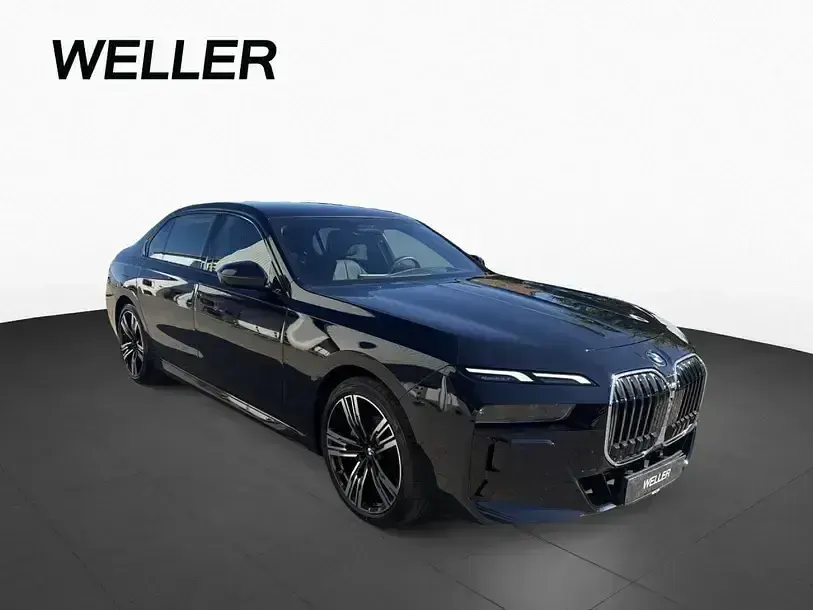 Gebraucht BMW 740 M Sport 299 PS (219 kW) 2025 Carbonschwarz (schwarz) Limousine