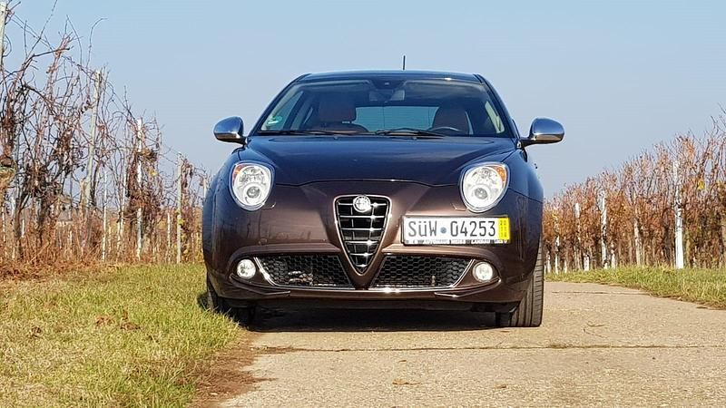 Braun Gebraucht 2011 Alfa Romeo MiTo Kleinwagen | 4.750 € (Etwas zu teuer) - Bild 1/4