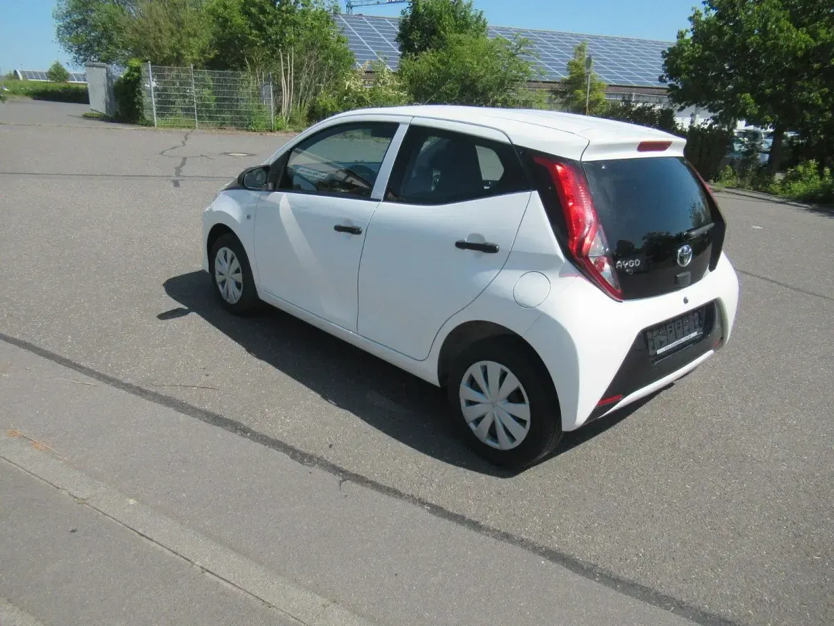 Gebraucht Toyota Aygo 72 PS (52 kW) 2022 Weiß Kleinwagen
