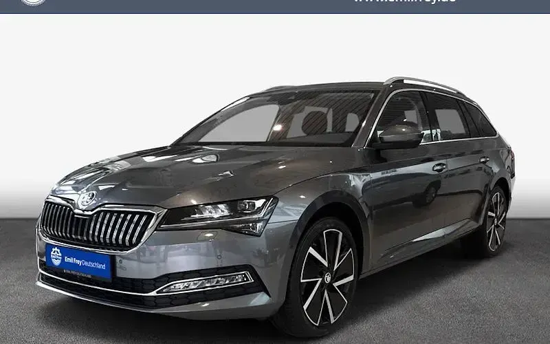 Gebraucht Skoda Superb Style 150 PS (110 kW) 2024 Grau Kombi