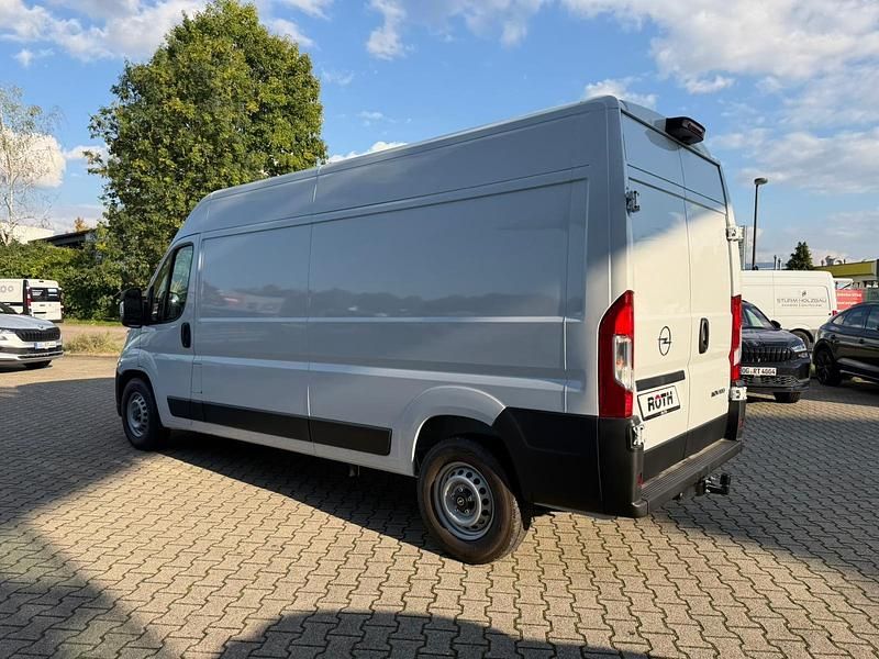 Neu Opel Movano 2025 Cassablanca weiß Van