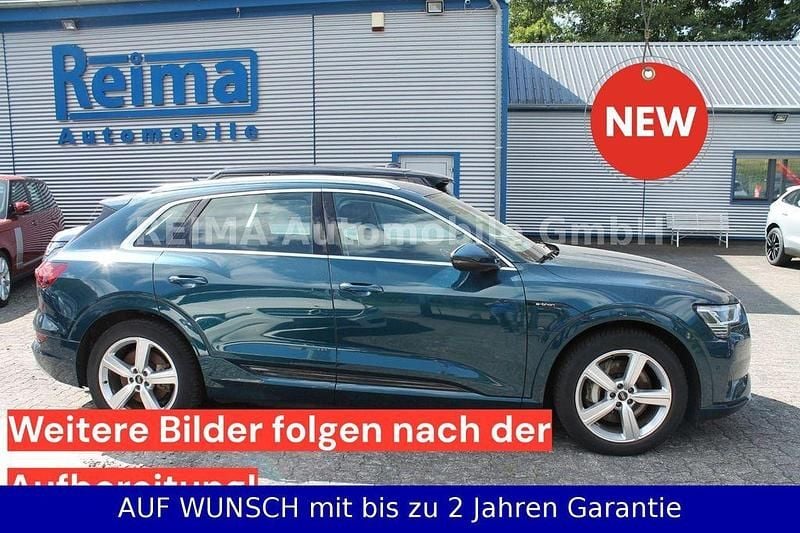 Blau Gebraucht 2020 Audi e-tron Advanced SUV | 24.890 € (Superpreis) - Bild 1/4