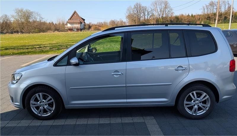 Gebraucht VW Touran 140 PS (102 kW) 2012 Silber Van / Kleinbus