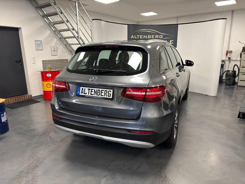 Gebraucht Mercedes GLC220 170 PS (125 kW) 2017 Grau SUV