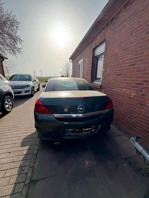Gebraucht Opel Astra Cabriolet 140 PS (102 kW) 2009 Grün Cabrio