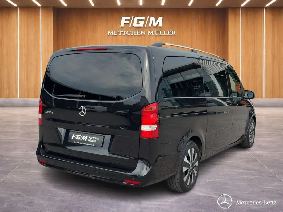 Gebraucht Mercedes V250 190 PS (139 kW) 2022 Obsidianschwarz Van / Kleinbus