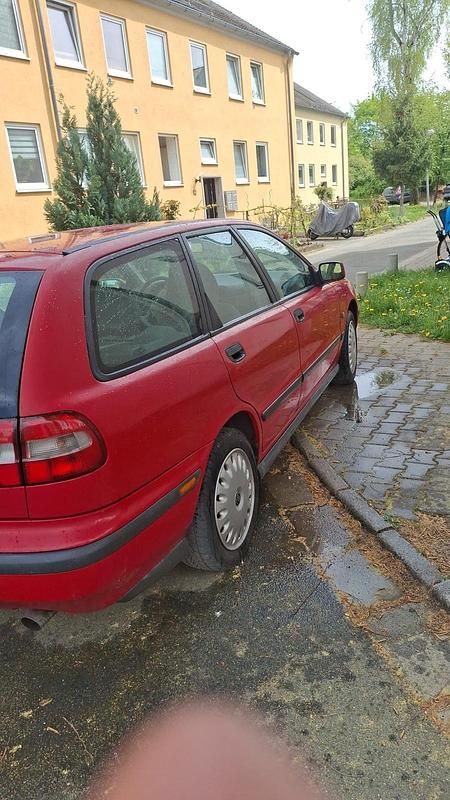 Gebraucht Volvo V40 116 PS (85 kW) 1999 Rot Kombi