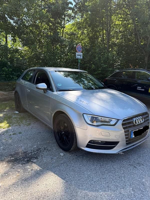 Silber Gebraucht 2015 Audi A3 Ambition Coupé | 7.190 € (Superpreis) - Bild 1/4