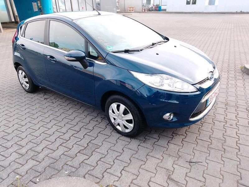 Blau Gebraucht 2009 Ford Fiesta Kleinwagen | 2.799 € - Bild 1/4