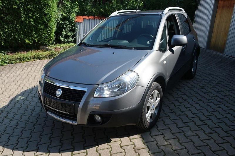 Grau Gebraucht 2008 Fiat Sedici Emotion SUV | 4.950 € (Etwas zu teuer) - Bild 1/4