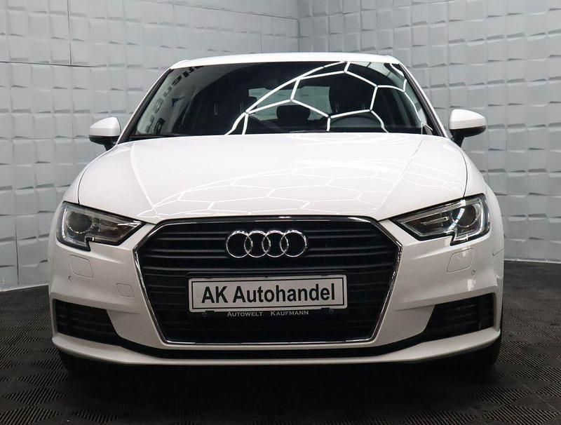 Second-hand Audi A3 Basis 116 CP (85 kW) 2017 Alb Berlinǎ