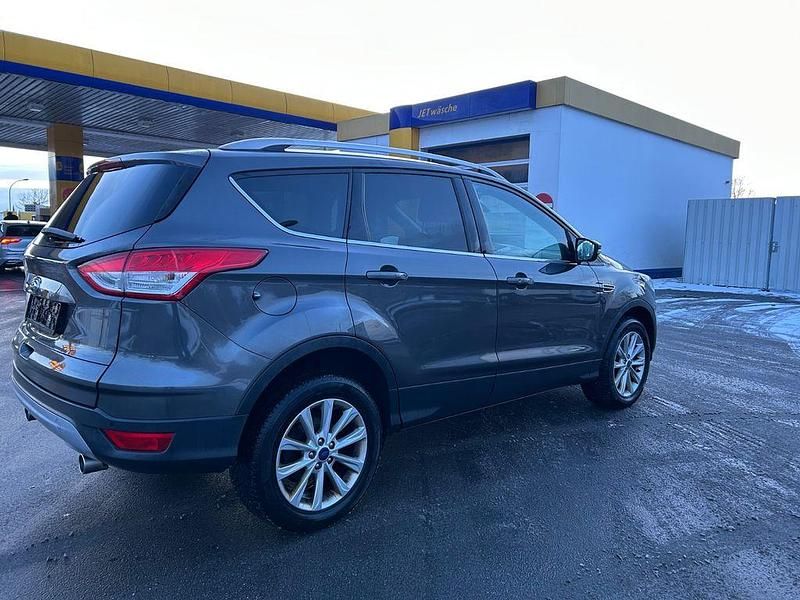 Gebraucht Ford Kuga Titanium 179 PS (131 kW) 2015 Grau SUV