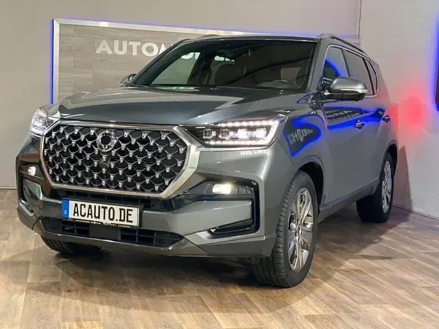 Gebraucht SsangYong Rexton Sapphire 203 PS (149 kW) 2023 Marble grey SUV