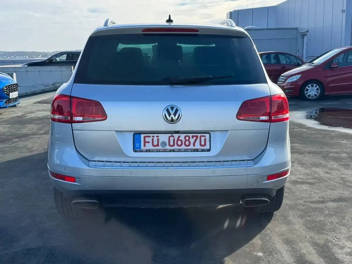 Gebraucht VW Touareg 239 PS (175 kW) 2011 Grau SUV