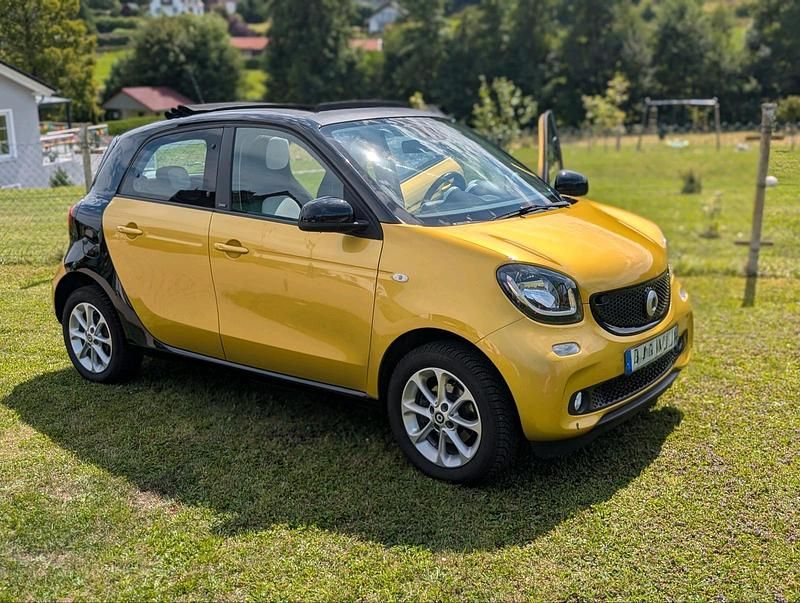 Gold Gebraucht 2015 Smart ForFour Passion Kleinwagen | 7.200 € (Guter Preis) - Bild 1/4