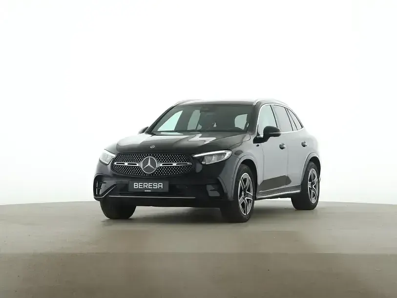 Gebraucht Mercedes GLC300 AMG 269 PS (197 kW) 2023 Schwarz SUV