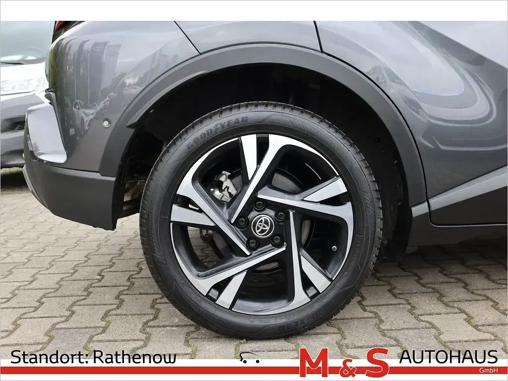 Gebraucht Toyota C-HR Team 184 PS (135 kW) 2022 Grau SUV