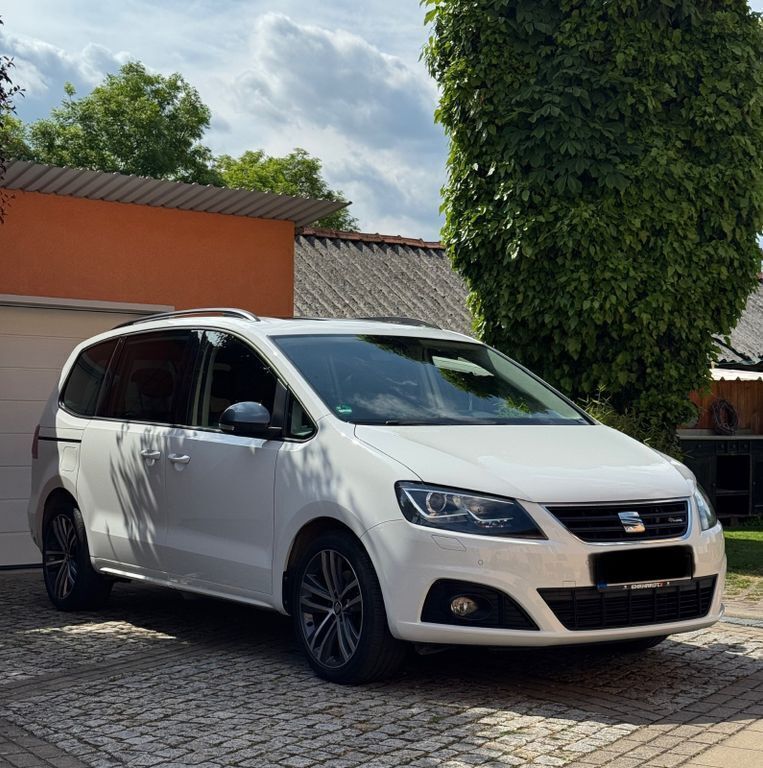 Weiß Gebraucht 2018 Seat Alhambra FR-Line Van / Kleinbus | 28.700 € (Fairer Preis) - Bild 1/4