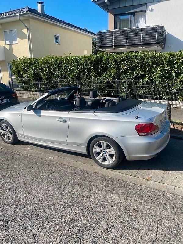 Silber Gebraucht 2009 BMW 120 Cabriolet Cabrio | 5.750 € (Guter Preis) - Bild 1/3