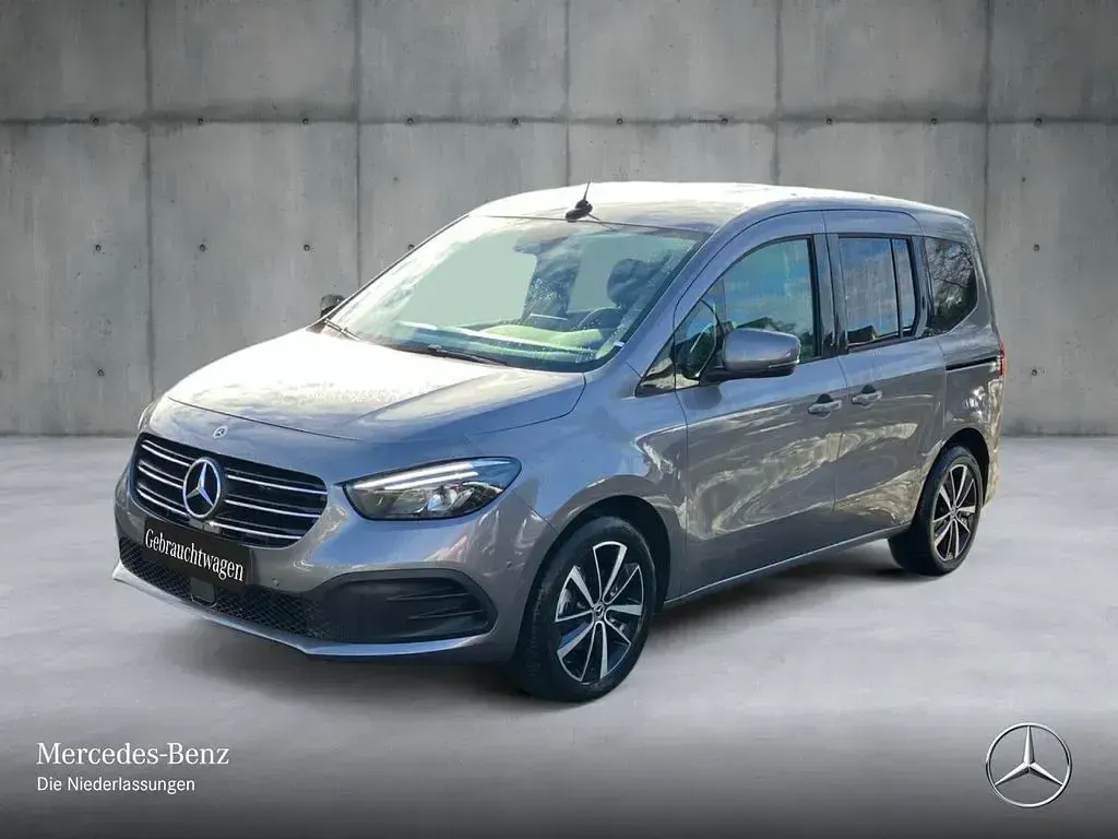 Gebraucht Mercedes T180 Progressive 116 PS (85 kW) 2024 Grau Van / Kleinbus