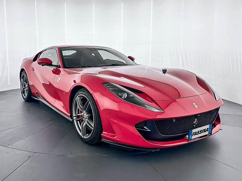 Gebraucht Ferrari 812 799 PS (587 kW) 2019 Rot
