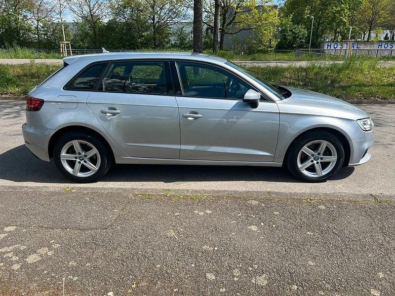 Gebraucht Audi A3 110 PS (80 kW) 2017 Silber Limousine
