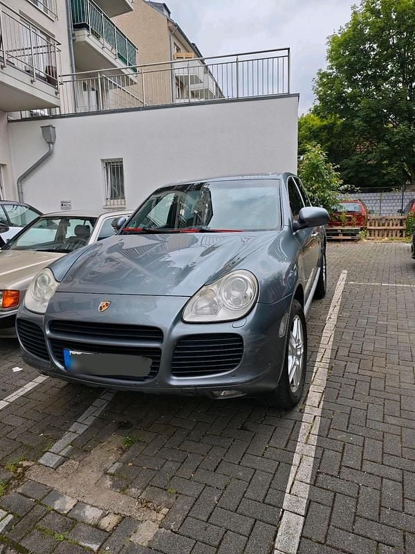 Grau Gebraucht 2005 Porsche Cayenne Turbo SUV | 7.999 € - Bild 1/4