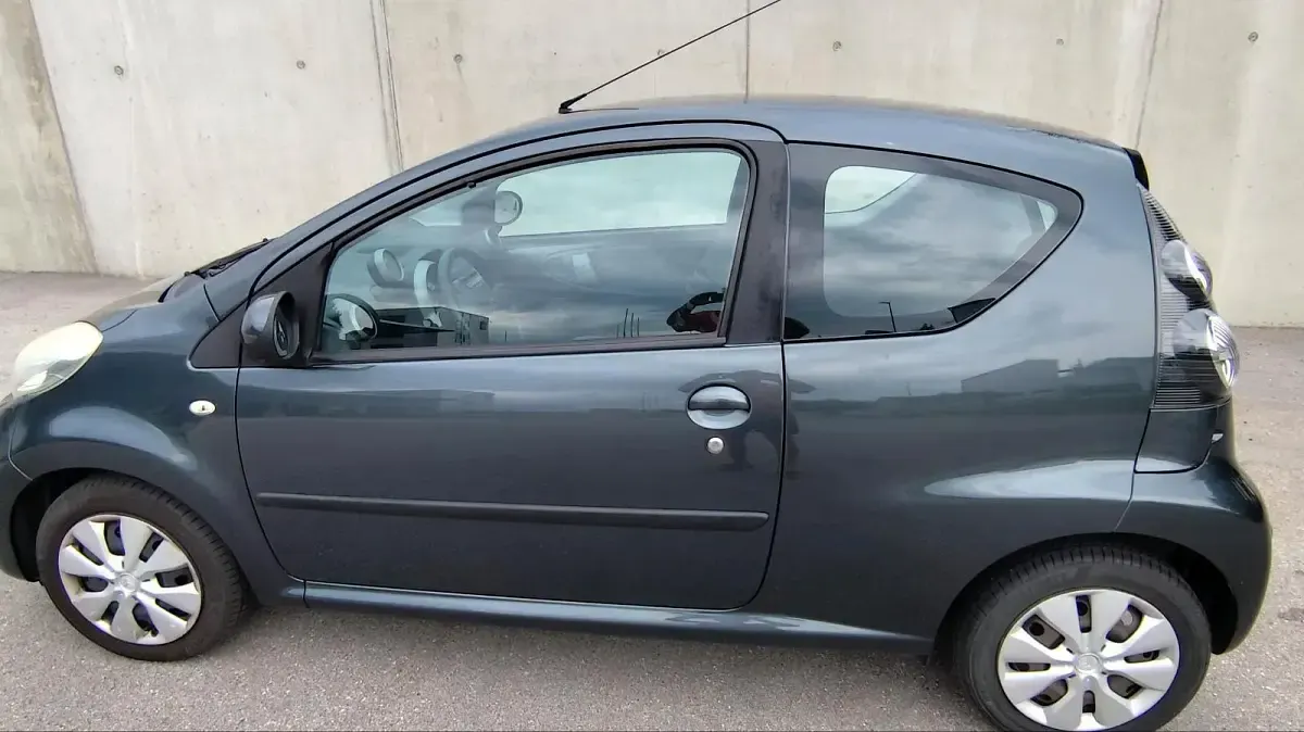Gebraucht Citroën C1 68 PS (50 kW) 2011 Grau Kleinwagen