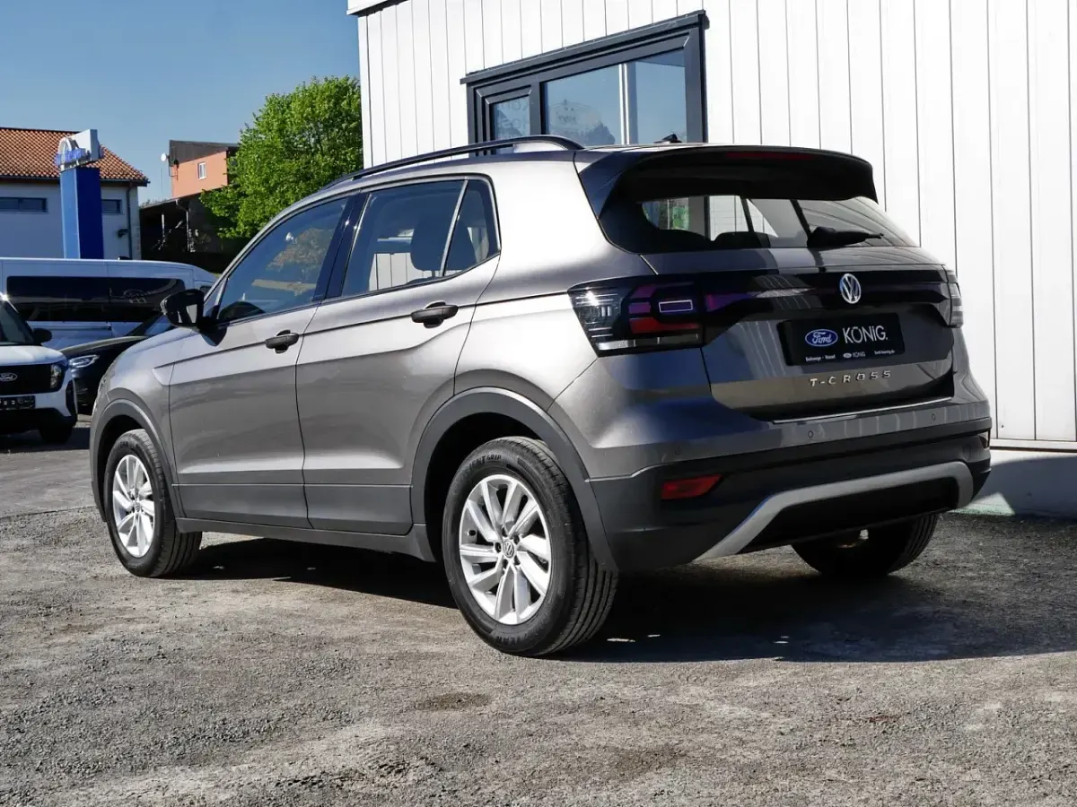 Usado VW T-Cross Life 116 HP (85 kW) 2020 Cinzento SUV